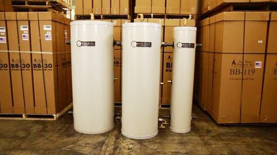 30 gallon boiler buddy buffer tank, come standard with 1 aquastat well.